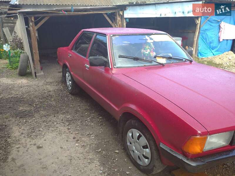 Седан Ford Taunus 1981 в Рогатине