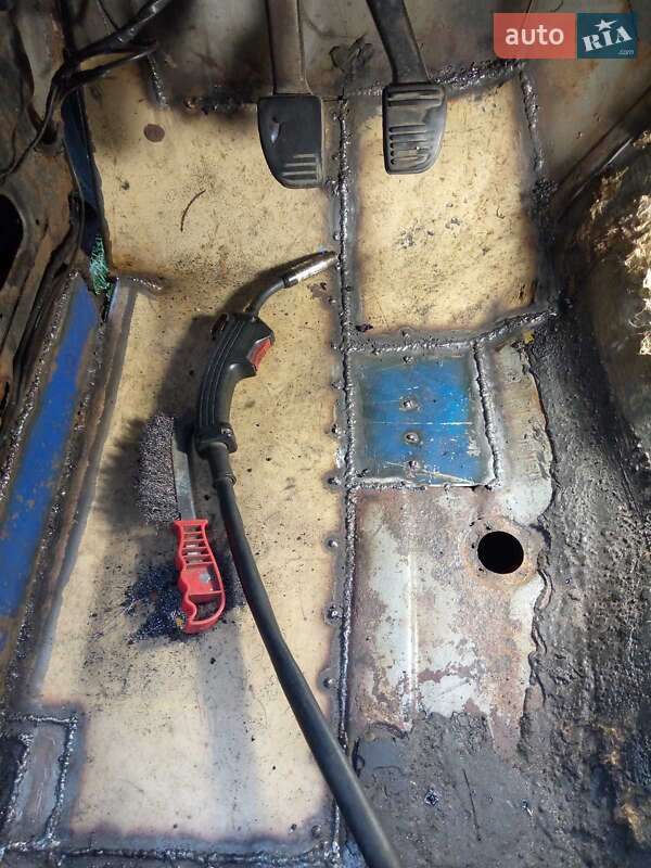 Седан Ford Taunus 1977 в Яворові