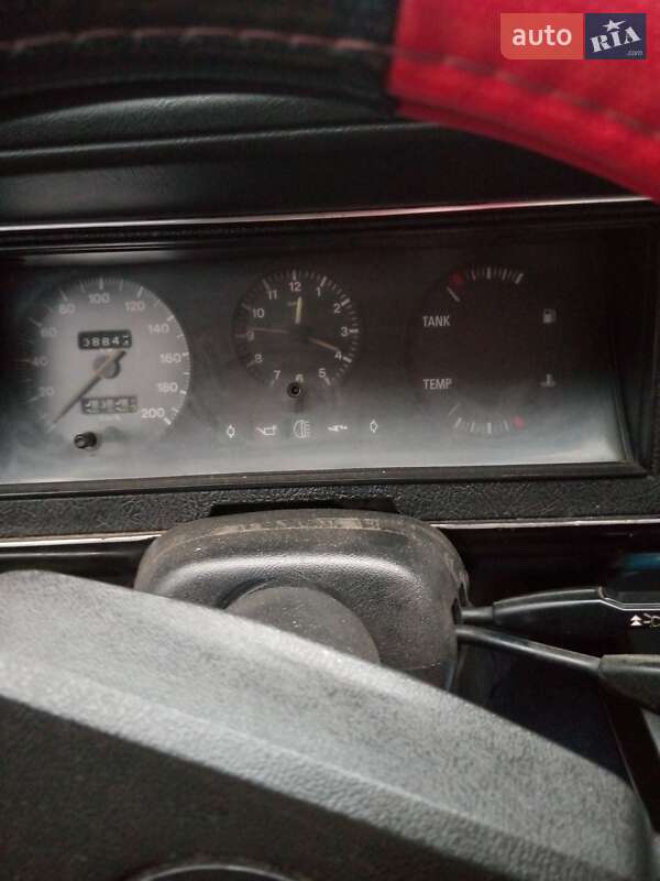 Седан Ford Taunus 1977 в Яворові