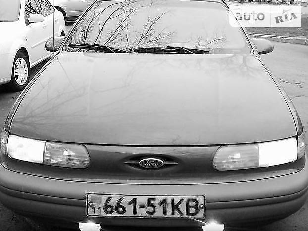 Седан Ford Taurus 1992 в Киеве