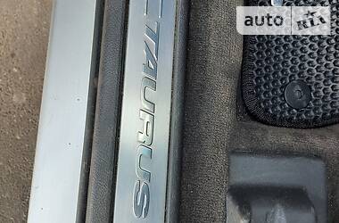 Седан Ford Taurus 2015 в 