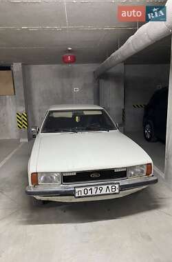 Седан Ford Taurus 1975 в Львові