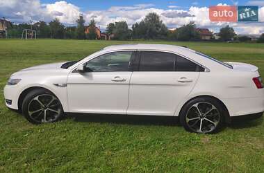 Седан Ford Taurus 2015 в Киеве