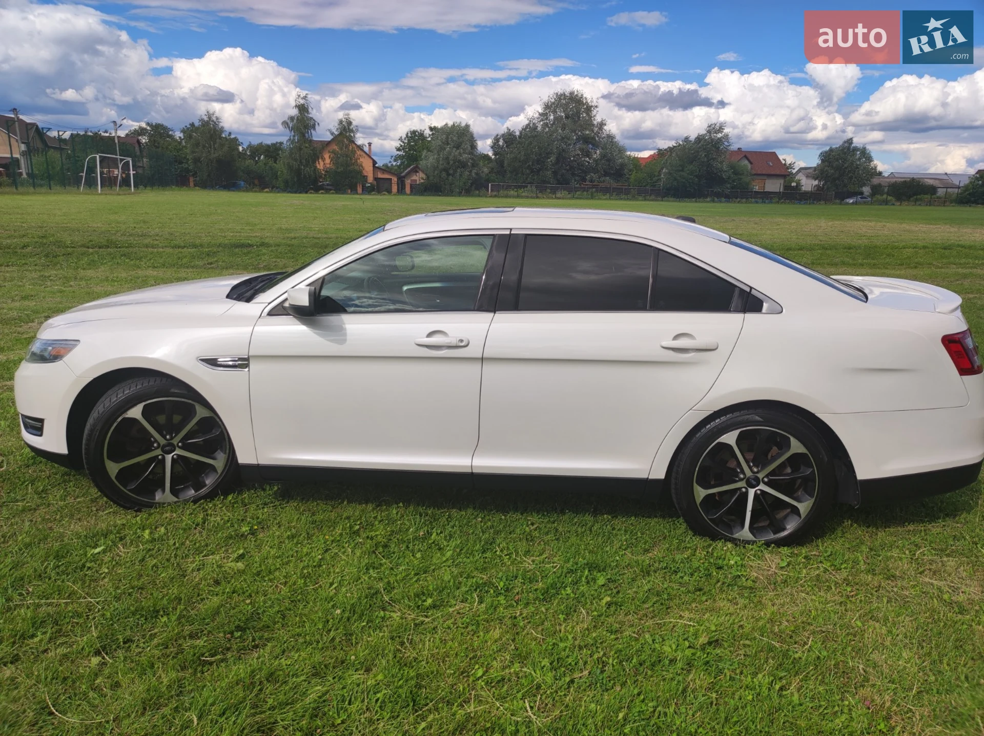 2015 Ford Taurus - мініатюра 11