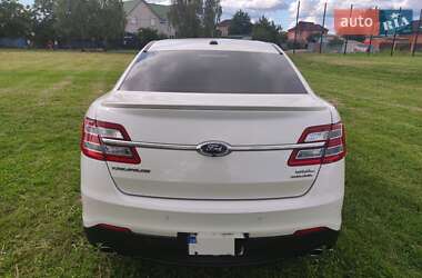 Седан Ford Taurus 2015 в Киеве