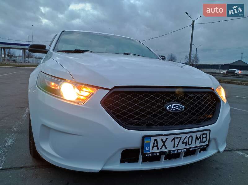 Седан Ford Taurus 2015 в Харкові