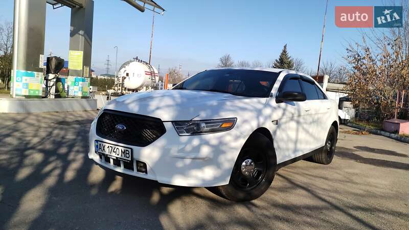 Седан Ford Taurus 2015 в Харкові