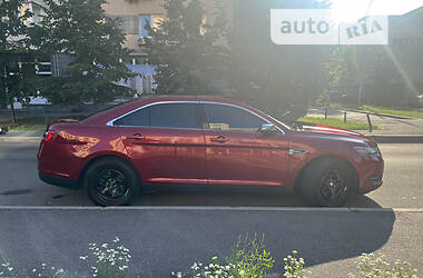 Седан Ford Taurus 2016 в Киеве