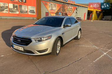 Седан Ford Taurus 2018 в 