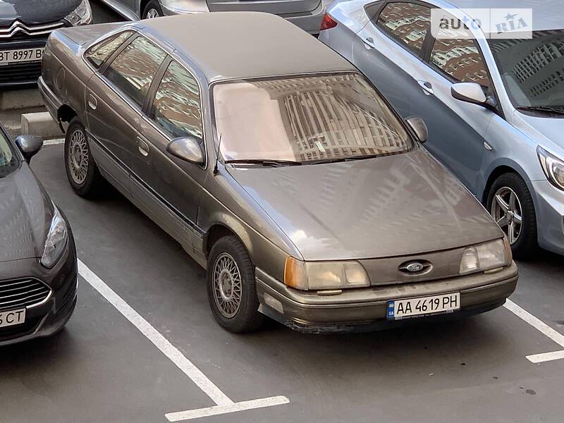 Седан Ford Taurus 1987 в Києві