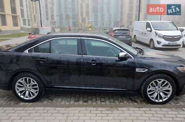 Седан Ford Taurus 2016 в Львові