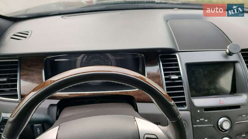 Седан Ford Taurus 2016 в Львове