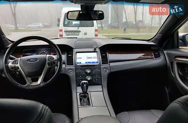 Седан Ford Taurus 2016 в Львові