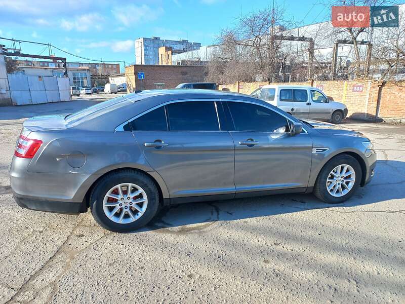 Седан Ford Taurus 2014 в Белой Церкви