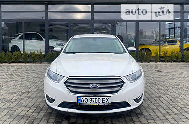 Седан Ford Taurus 2014 в Мукачевому