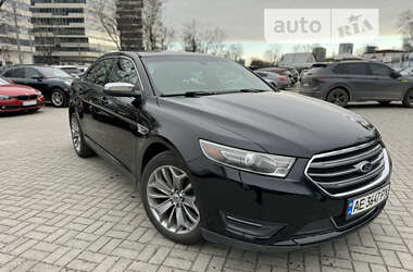 Седан Ford Taurus 2018 в 