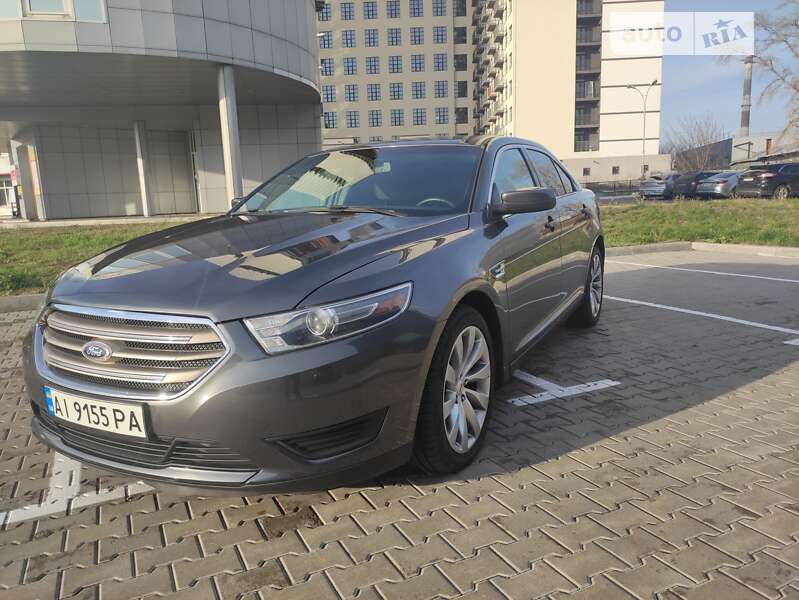 Седан Ford Taurus 2015 в Киеве