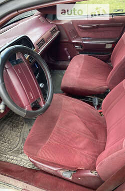 Седан Ford Taurus 1989 в Золочеві
