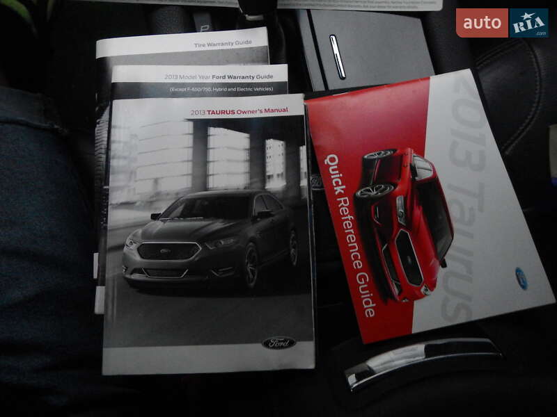 Седан Ford Taurus 2013 в Львові