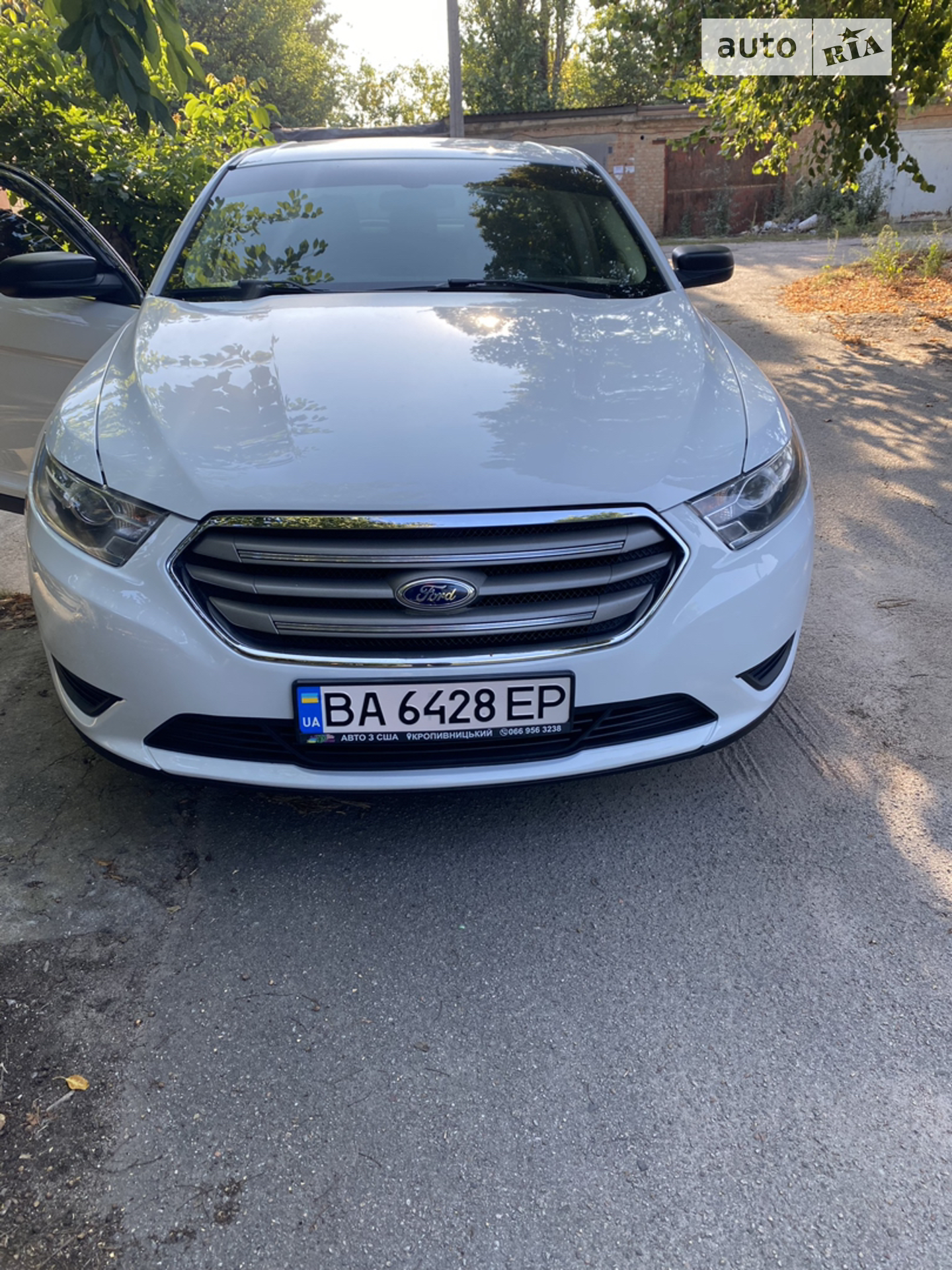 2014 Ford Taurus - мініатюра 2