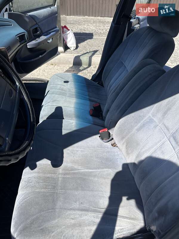 Седан Ford Taurus 1992 в Софиевской Борщаговке