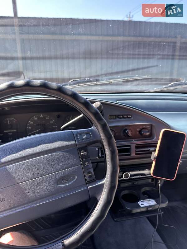 Седан Ford Taurus 1992 в Софиевской Борщаговке