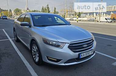 Седан Ford Taurus 2017 в Києві