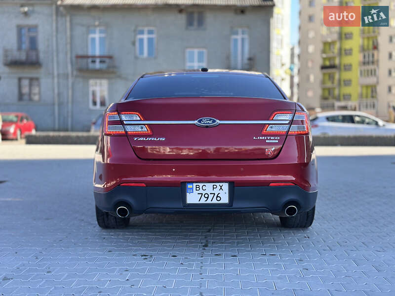 Седан Ford Taurus 2013 в Львові