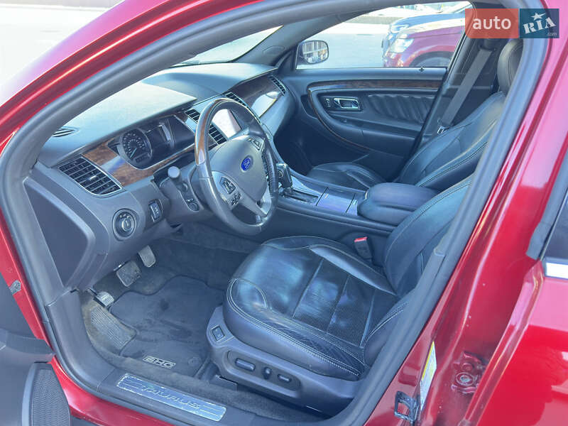 Седан Ford Taurus 2013 в Львові