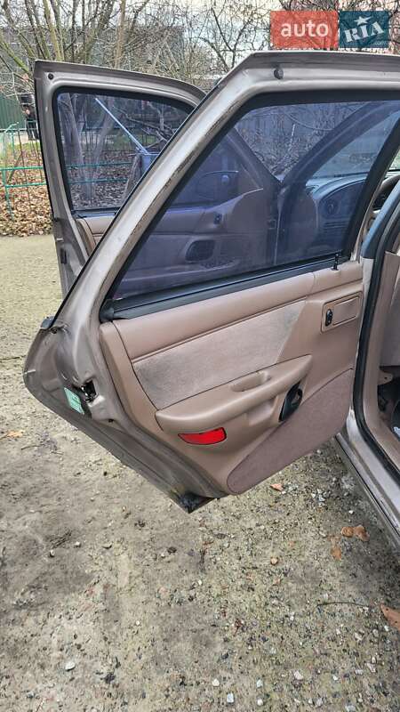 Седан Ford Taurus 1995 в Киеве