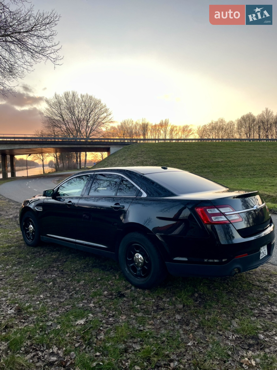 2017 Ford Taurus - мініатюра 26