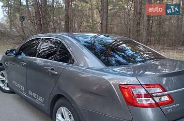 Седан Ford Taurus 2012 в 