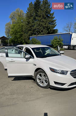 Седан Ford Taurus 2018 в 