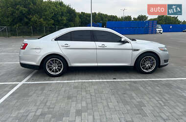 Седан Ford Taurus 2014 в 
