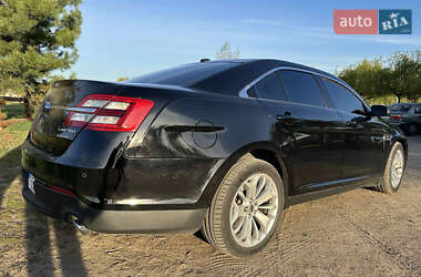 Седан Ford Taurus 2017 в Гайвороне