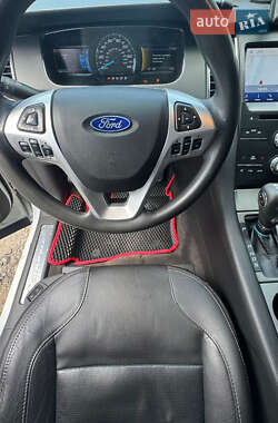Седан Ford Taurus 2014 в 