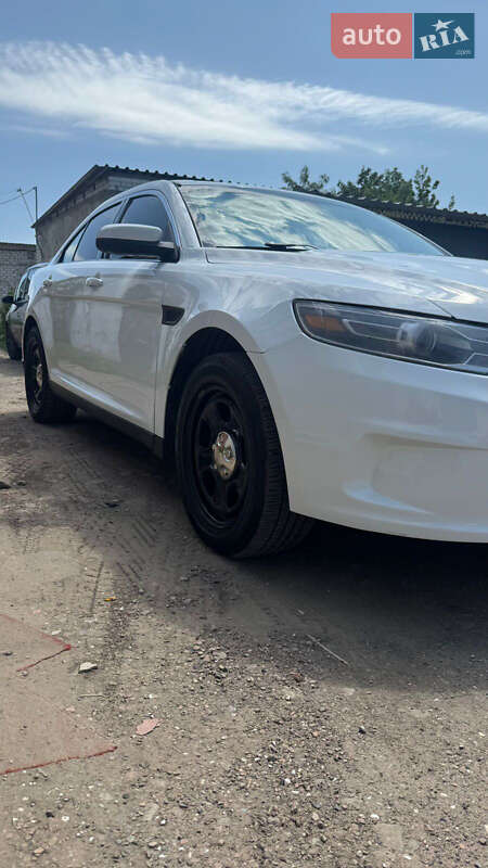 Ford Taurus 2014