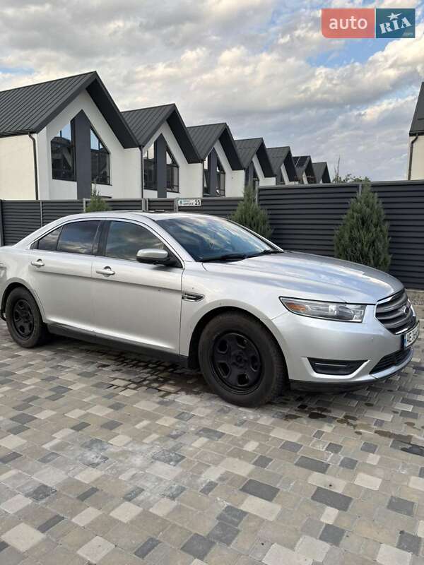 Седан Ford Taurus 2012 в Днепре