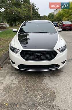Седан Ford Taurus 2018 в 