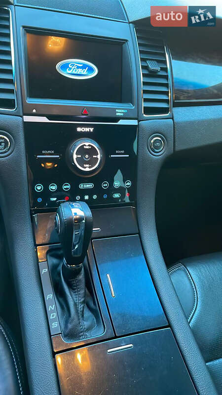 Седан Ford Taurus 2018 в Ровно