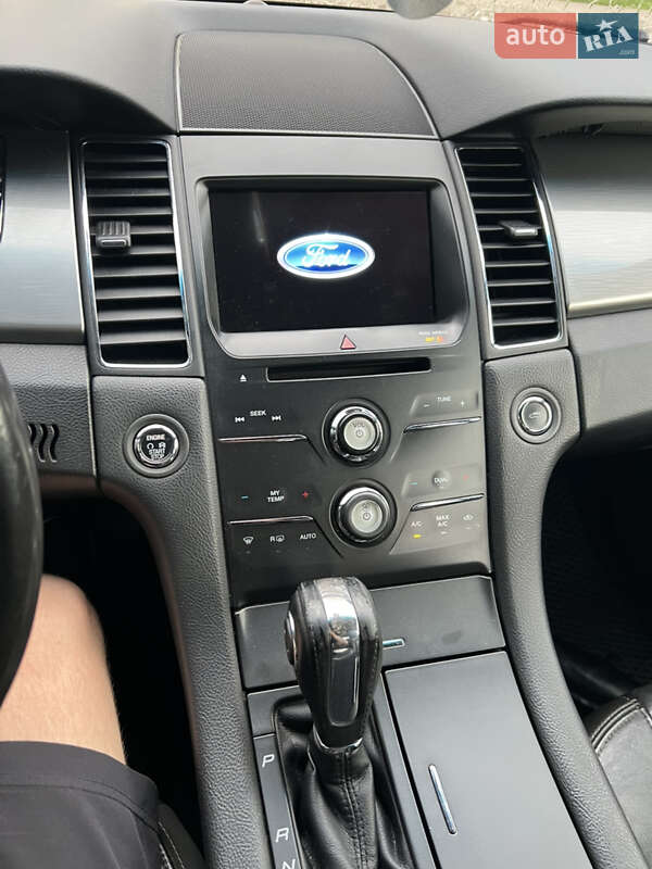 Седан Ford Taurus 2016 в Вишневом