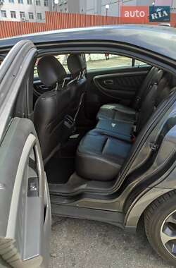 Седан Ford Taurus 2015 в 