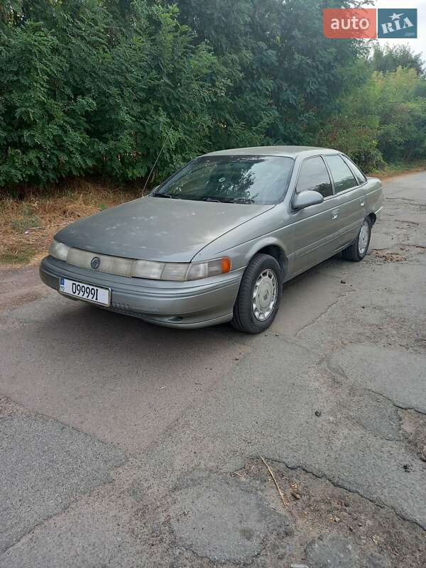 Седан Ford Taurus 1990 в Носовке