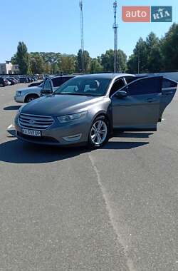 Седан Ford Taurus 2012 в Белогородке