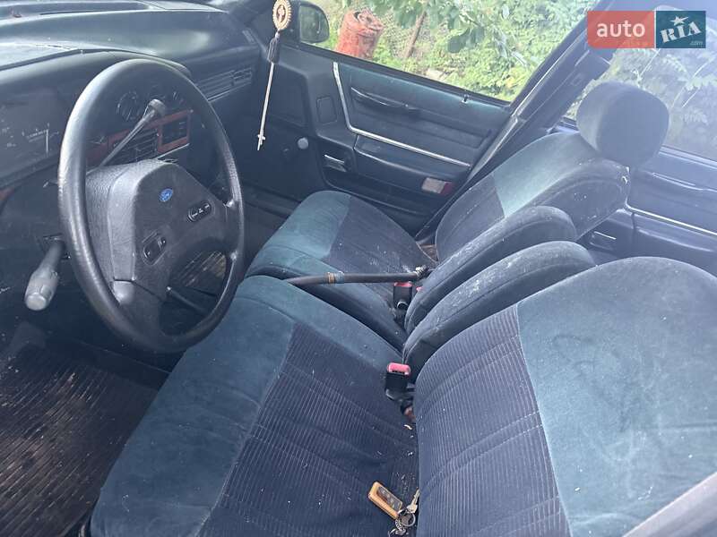 Седан Ford Taurus 1989 в Ахтырке