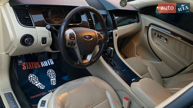 Седан Ford Taurus 2017 в Виннице