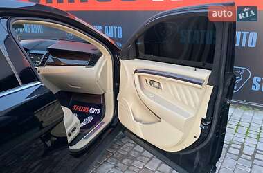 Седан Ford Taurus 2017 в 