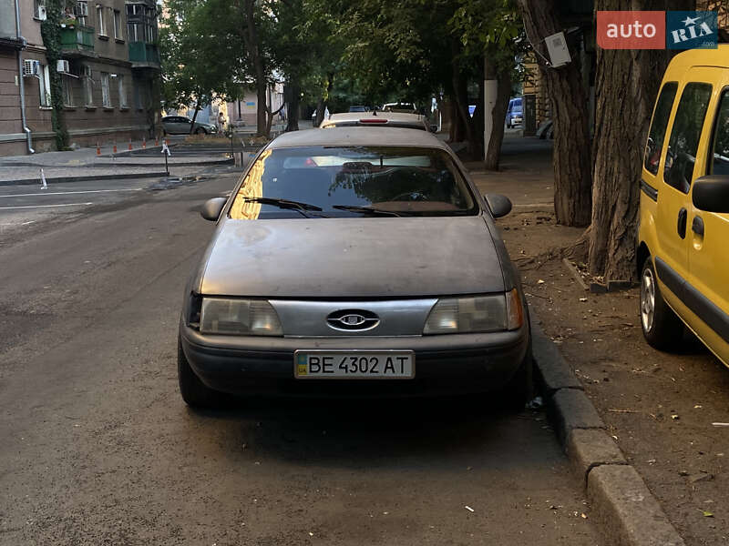Седан Ford Taurus 1988 в 