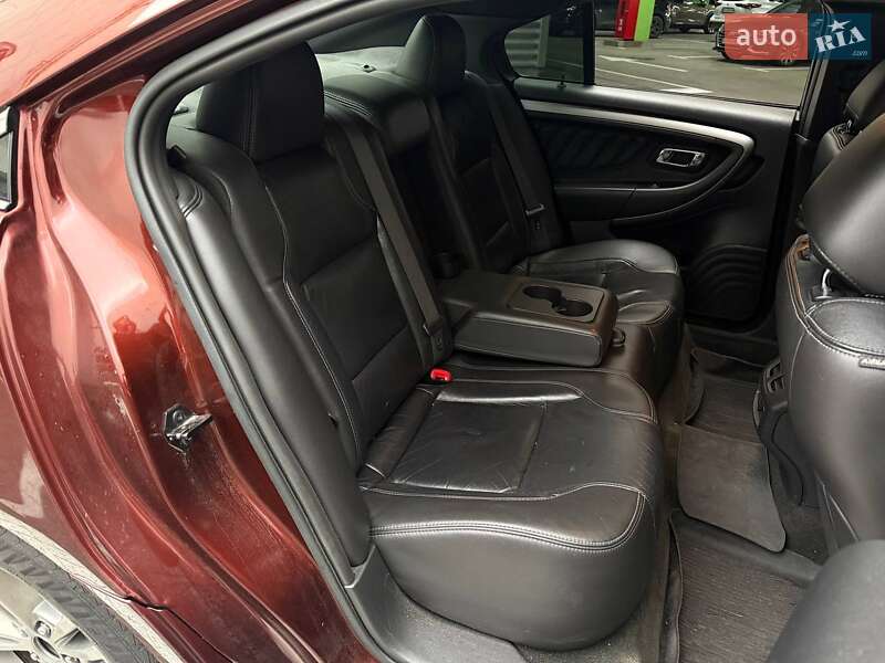 Седан Ford Taurus 2016 в Києві