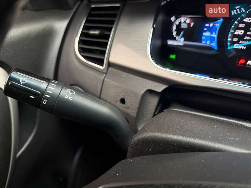 Седан Ford Taurus 2016 в Києві